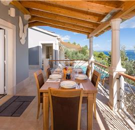 2 bedroom villa with pool and sea views in Bol, Brač Island, sleeps 4